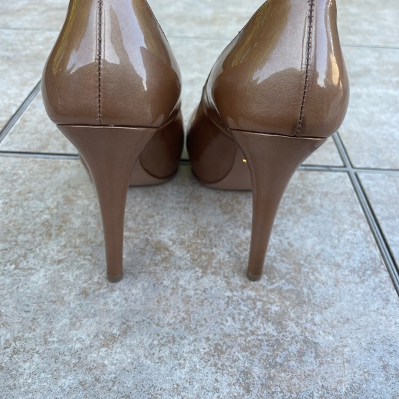 Prada
Camel Gold Patent Leather Pumps - Picture 9 of 16